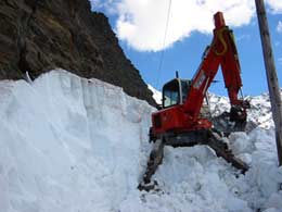 Jean-Marc Baz pelles araignées déneigement en montagne