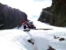 Jean-Marc Baz pelles araignées en montagne